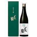 〆張鶴　純米大吟醸　GREEN 　LABEL